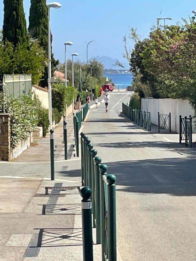 Reve D'Azur, Mazet En Bord De Mer, Parking, Piscine Partagee, Terrasse Bbq & Draps Inclus La Nartelle, 1 Salon, 1 Chambre, 1 Cuisine , 1 Sdb Sainte-Maxime Esterno foto